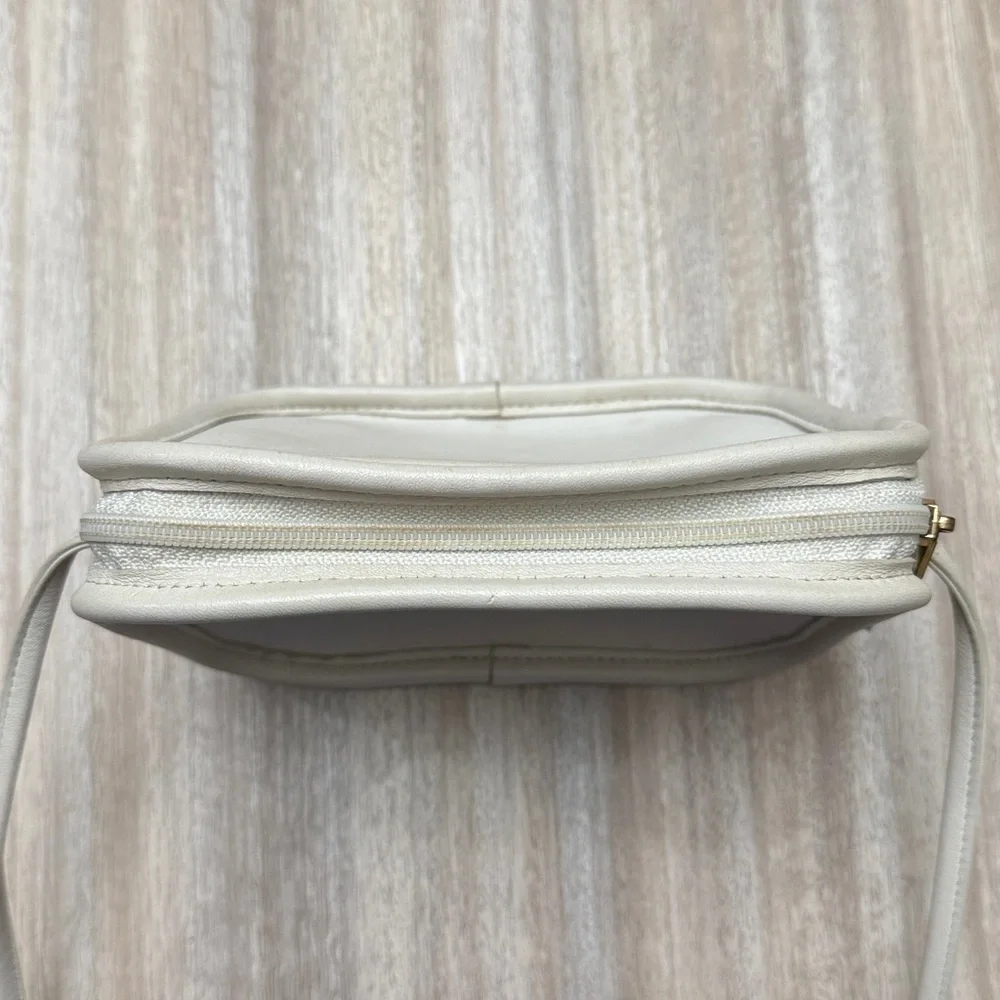 Coach Vintage 90’s Mini Hadley Bag in White Leather #0026-304 Shoulder/Crossbody - Picture 12 of 16